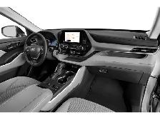 2023 Toyota Highlander LE - Photo 11