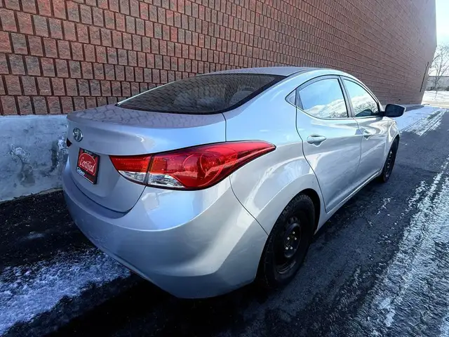 2011 Hyundai Elantra 4dr Sedan - Photo 7