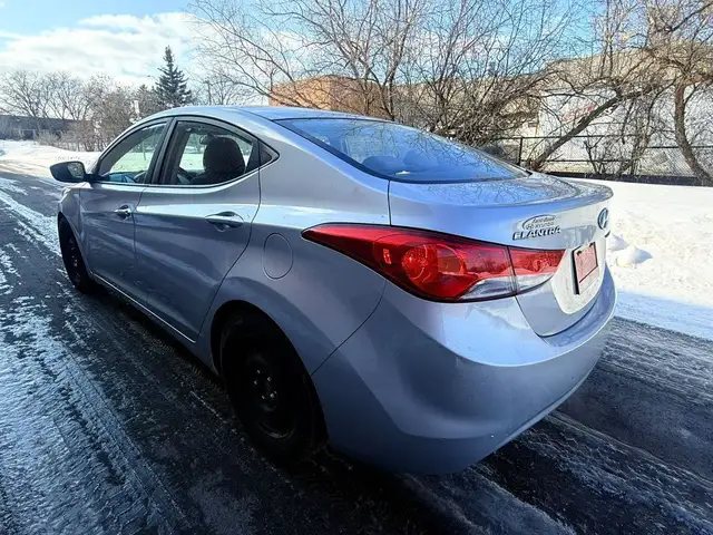 2011 Hyundai Elantra 4dr Sedan - Photo 8