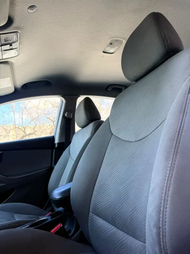 2011 Hyundai Elantra 4dr Sedan - Photo 10