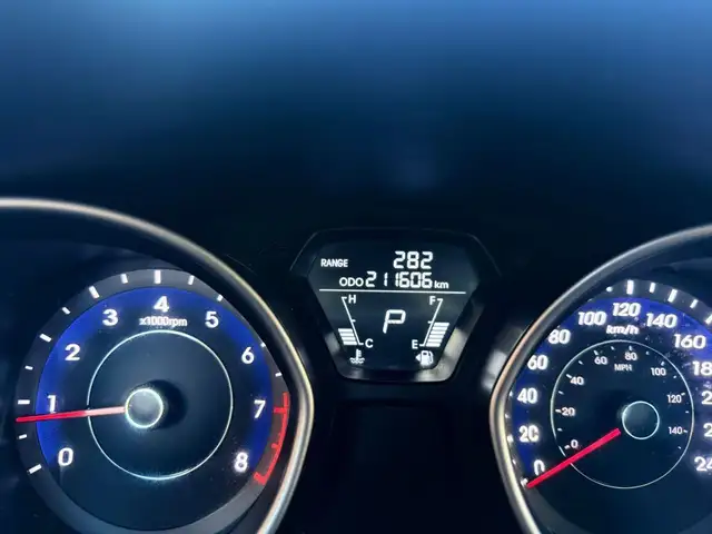 2011 Hyundai Elantra 4dr Sedan - Photo 14