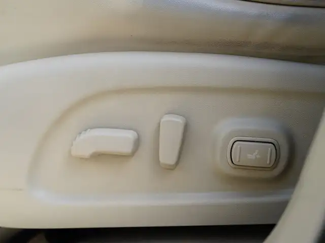 2013 Infiniti JX35 7 Passenger, Leather Seats, Navigation, Sunro - Photo 10