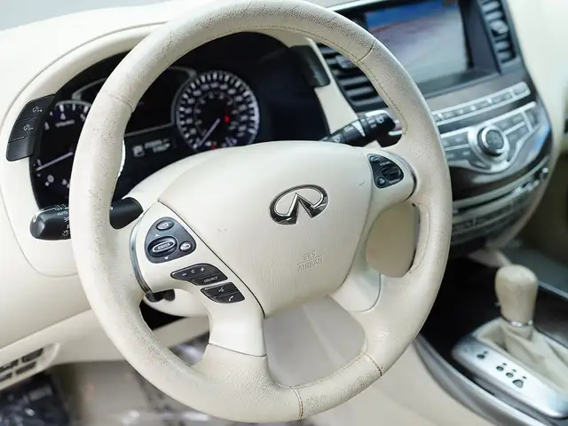 2013 Infiniti JX35 7 Passenger, Leather Seats, Navigation, Sunro - Photo 12