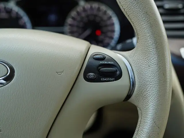 2013 Infiniti JX35 7 Passenger, Leather Seats, Navigation, Sunro - Photo 15