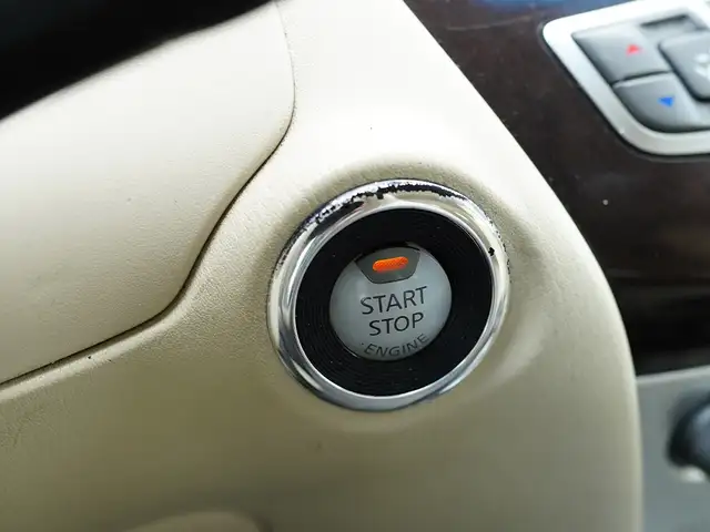 2013 Infiniti JX35 7 Passenger, Leather Seats, Navigation, Sunro - Photo 17