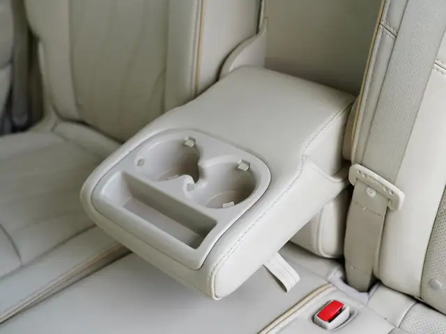 2013 Infiniti JX35 7 Passenger, Leather Seats, Navigation, Sunro - Photo 26