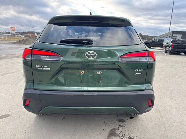 2024 Toyota Corolla Cross XLE AWD SUNROOF / HEATED STEERING WHEE - Photo 4