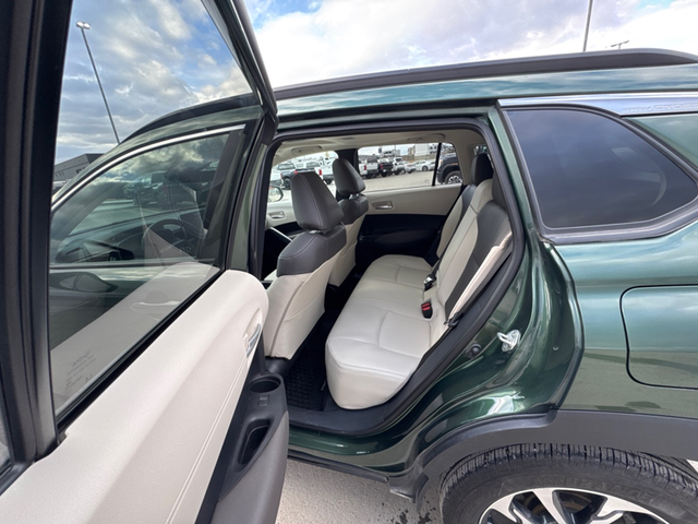 2024 Toyota Corolla Cross XLE AWD SUNROOF / HEATED STEERING WHEE - Photo 13