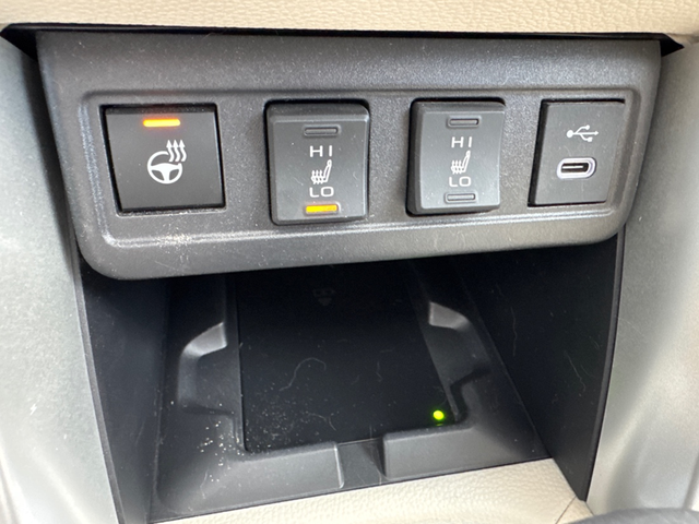 2024 Toyota Corolla Cross XLE AWD SUNROOF / HEATED STEERING WHEE - Photo 17