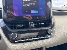 2024 Toyota Corolla Cross XLE AWD SUNROOF / HEATED STEERING WHEE - Photo 18