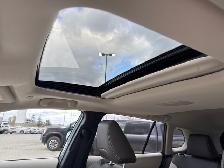 2024 Toyota Corolla Cross XLE AWD SUNROOF / HEATED STEERING WHEE - Photo 19