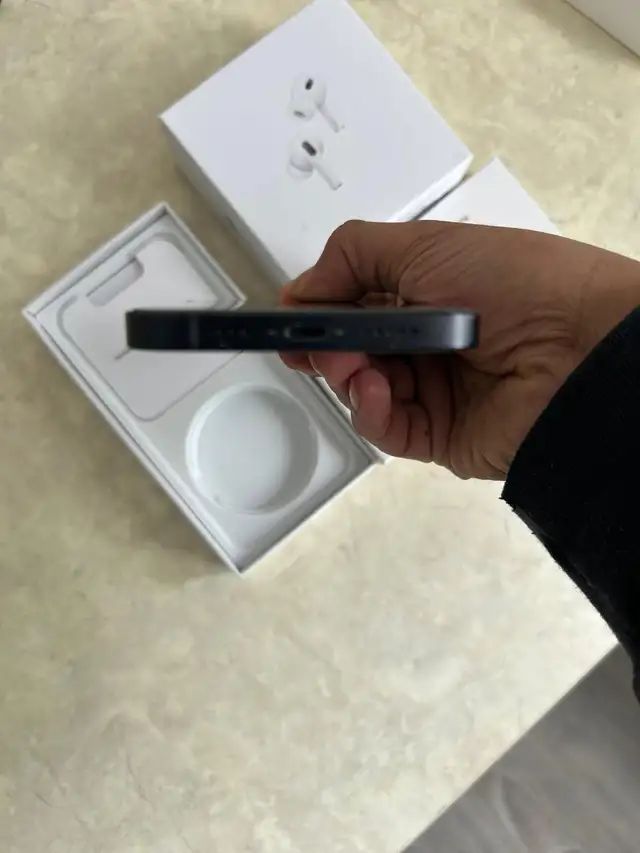 iPhone 12 256GB AirPods/Charger Bundle/Delivery - Photo 7