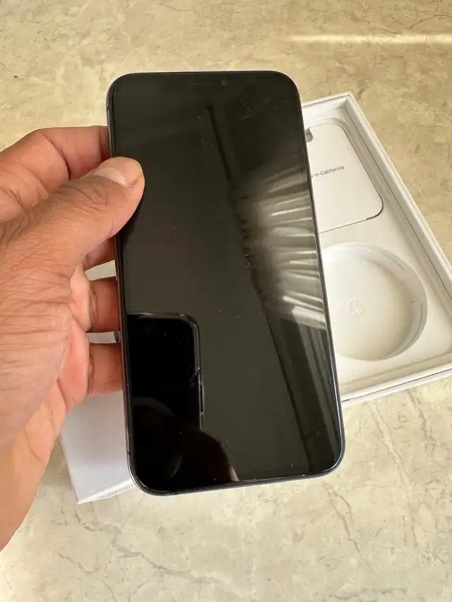 iPhone 11 pro 128GB AirPods/Charger Bundle/Delivery - Photo 5