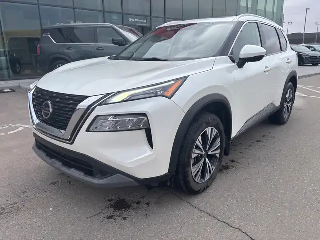 2021 Nissan Rogue SV Premium AWD • Heated Seats • Moonroof - Photo 2