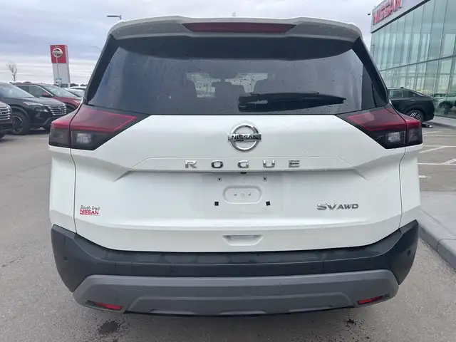 2021 Nissan Rogue SV Premium AWD • Heated Seats • Moonroof - Photo 5