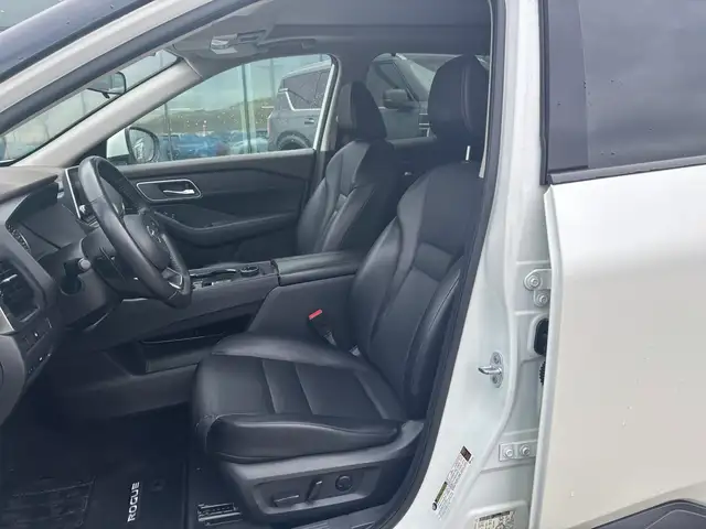 2021 Nissan Rogue SV Premium AWD • Heated Seats • Moonroof - Photo 12