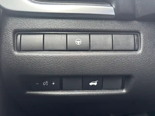 2021 Nissan Rogue SV Premium AWD • Heated Seats • Moonroof - Photo 15