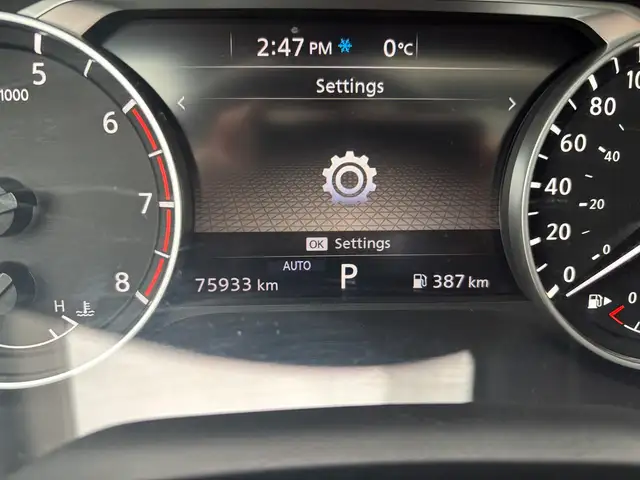 2021 Nissan Rogue SV Premium AWD • Heated Seats • Moonroof - Photo 17