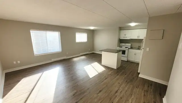 ONLY ONE LEFT - Remodelled 2 Bedroom Apartment for Rent - Photo 2