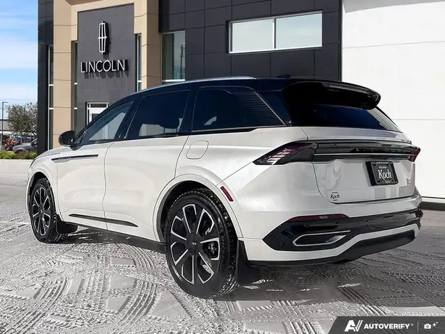 2025 Lincoln Nautilus Reserve - Photo 4