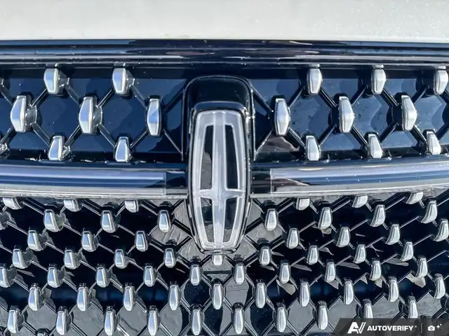 2025 Lincoln Nautilus Reserve - Photo 10