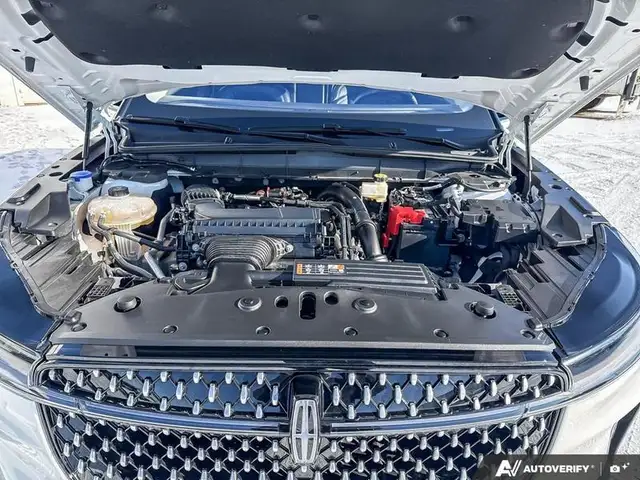 2025 Lincoln Nautilus Reserve - Photo 11