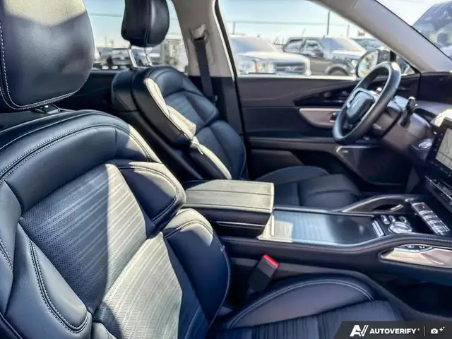 2025 Lincoln Nautilus Reserve - Photo 23