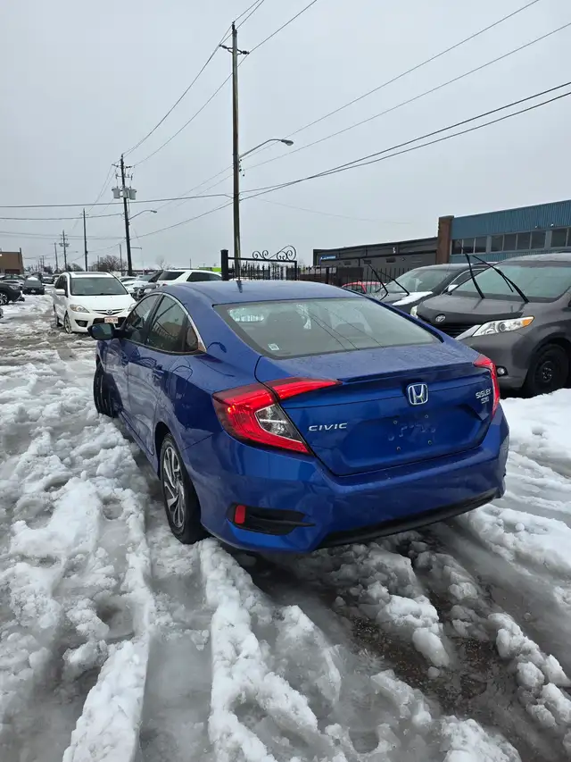 2018 Honda Civic LX - Photo 3