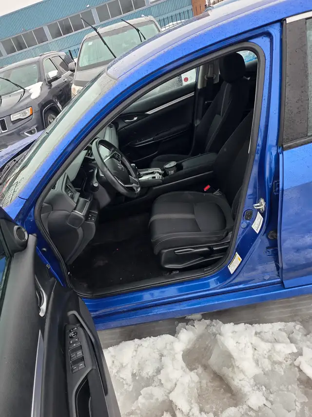 2018 Honda Civic LX - Photo 5