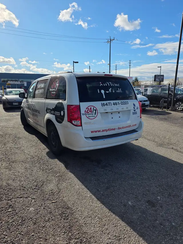 2017 Dodge Grand Caravan SE - Photo 4