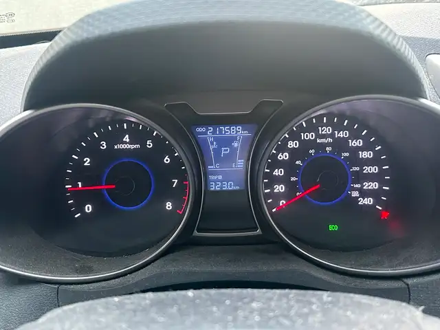 2012 Hyundai Veloster Base - Photo 10