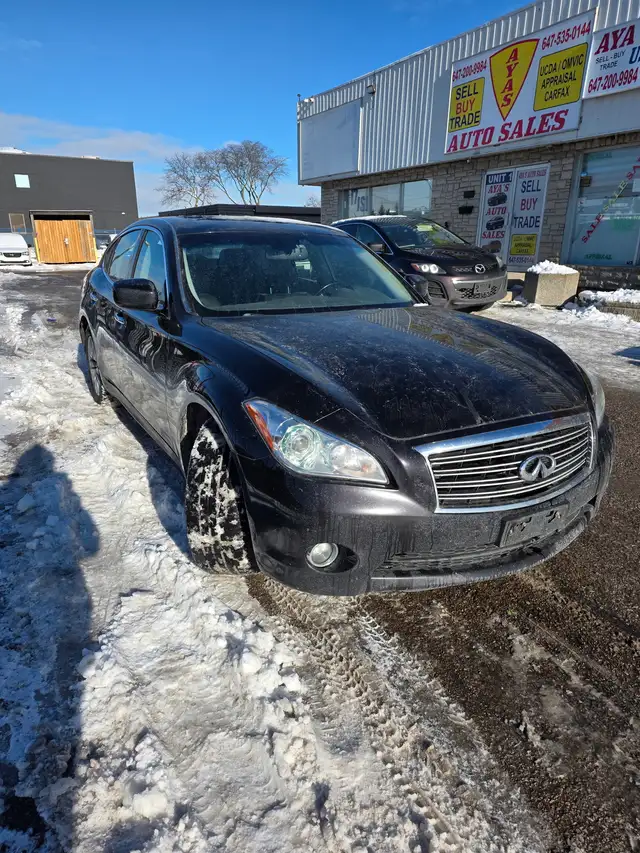 2011 Infiniti M37 - Photo 2
