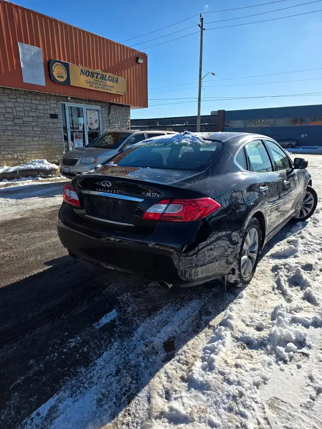 2011 Infiniti M37 - Photo 4