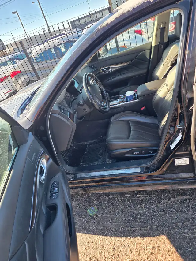 2011 Infiniti M37 - Photo 5