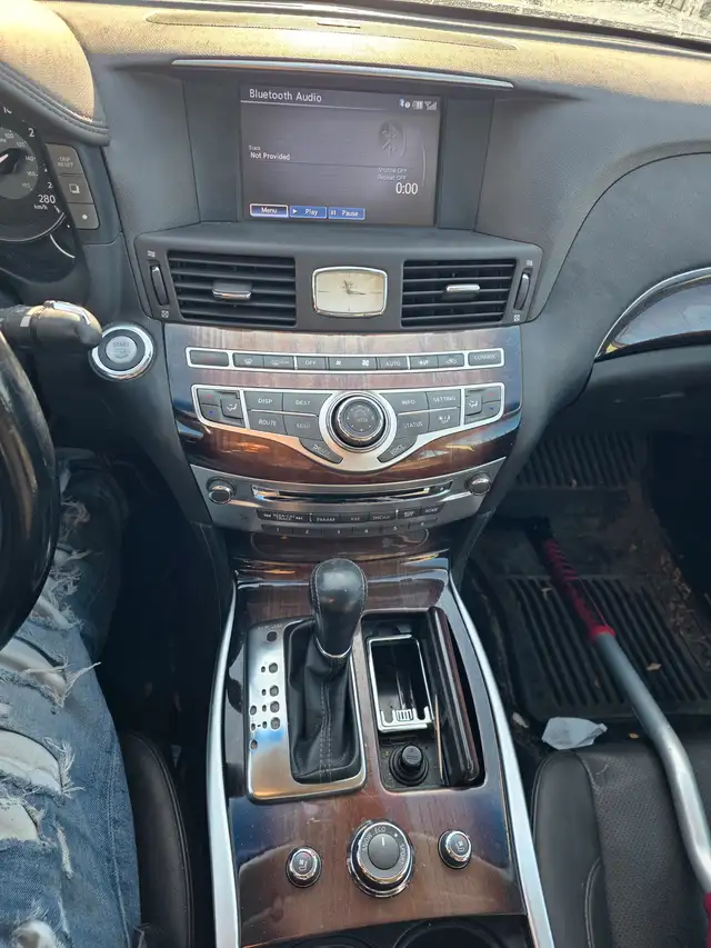 2011 Infiniti M37 - Photo 7