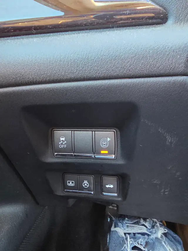 2011 Infiniti M37 - Photo 11