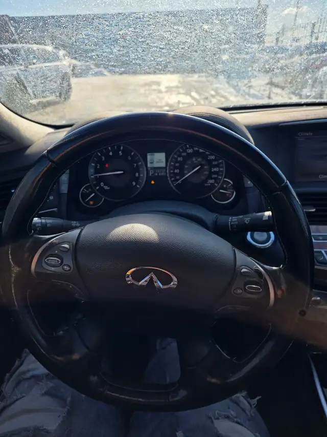 2011 Infiniti M37 - Photo 14