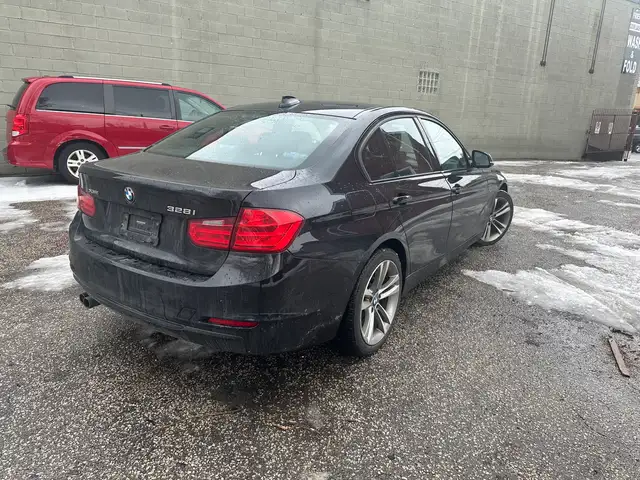 2013 BMW 3-Series 328i xDrive - Photo 4