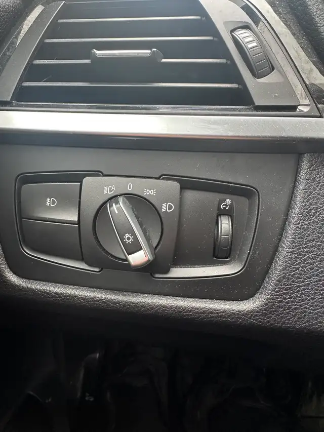 2013 BMW 3-Series 328i xDrive - Photo 13