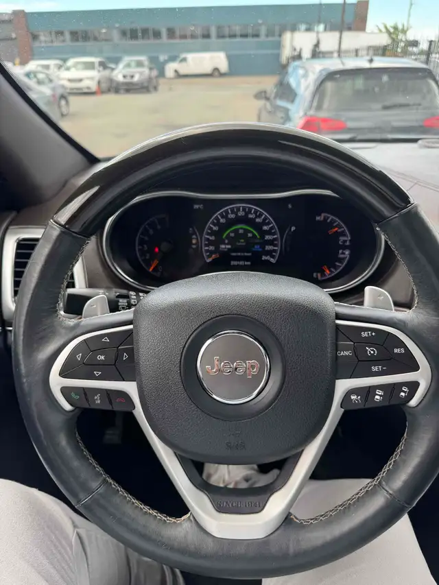 2015 Jeep Grand Cherokee Overland - Photo 18