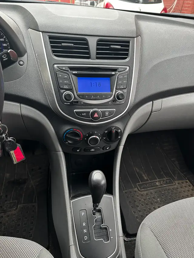 2013 Hyundai Accent GLS - Photo 8