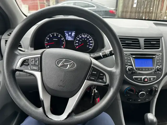 2013 Hyundai Accent GLS - Photo 10
