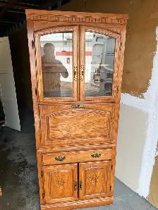 Free delivery used Vintage solid wood hutch