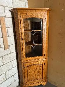 Free delivery used solid wood Corner Cabinet with Glass Doors