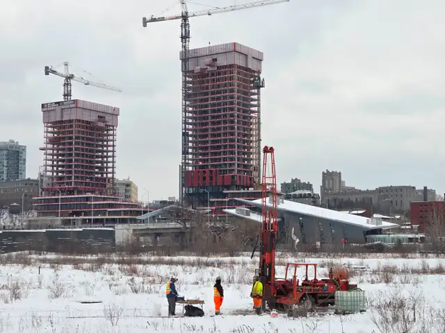 Driver/Labour Needed - Photo 3