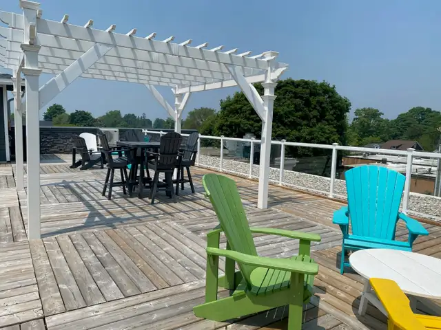 Southampton Studio Downtown Apartment - Photo 2