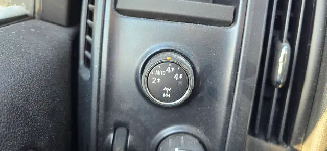 2016 Chevrolet Silverado 1500 Work Truck - 4x4 - Loaded interior - Photo 16