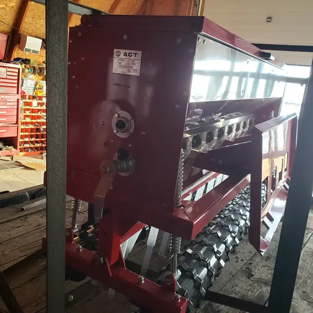 NEW  NO TILL DRILL SEEDER - Photo 3