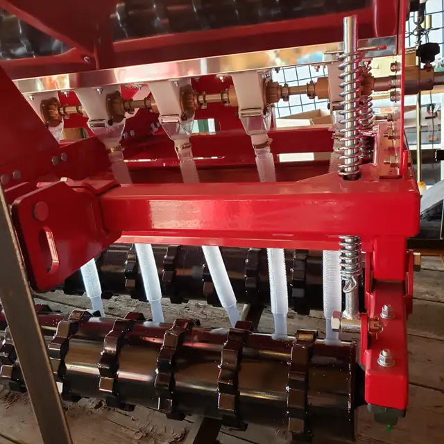 NEW  NO TILL DRILL SEEDER - Photo 5