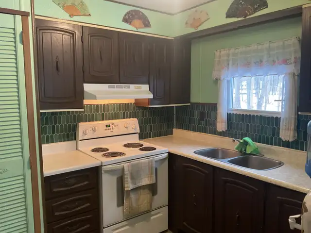 Beautiful Year round home - Photo 5